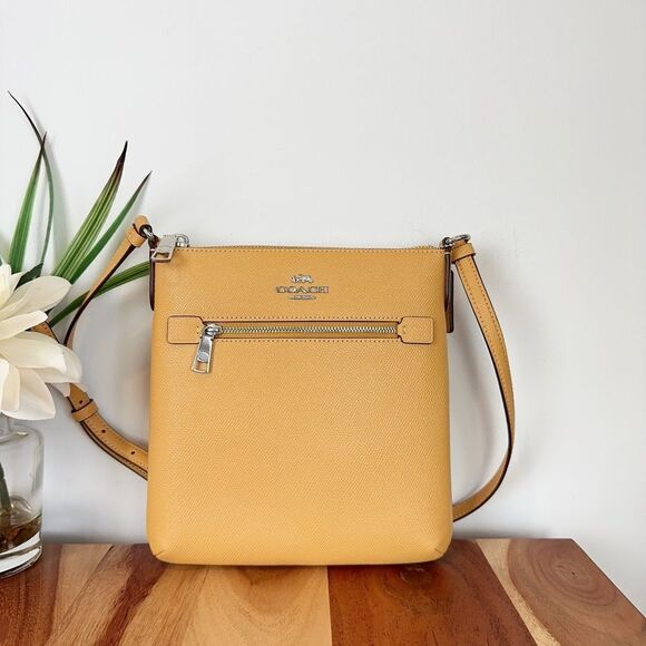 NWT Coach Leather Mini Rowan File Bag - Picture 2 of 7